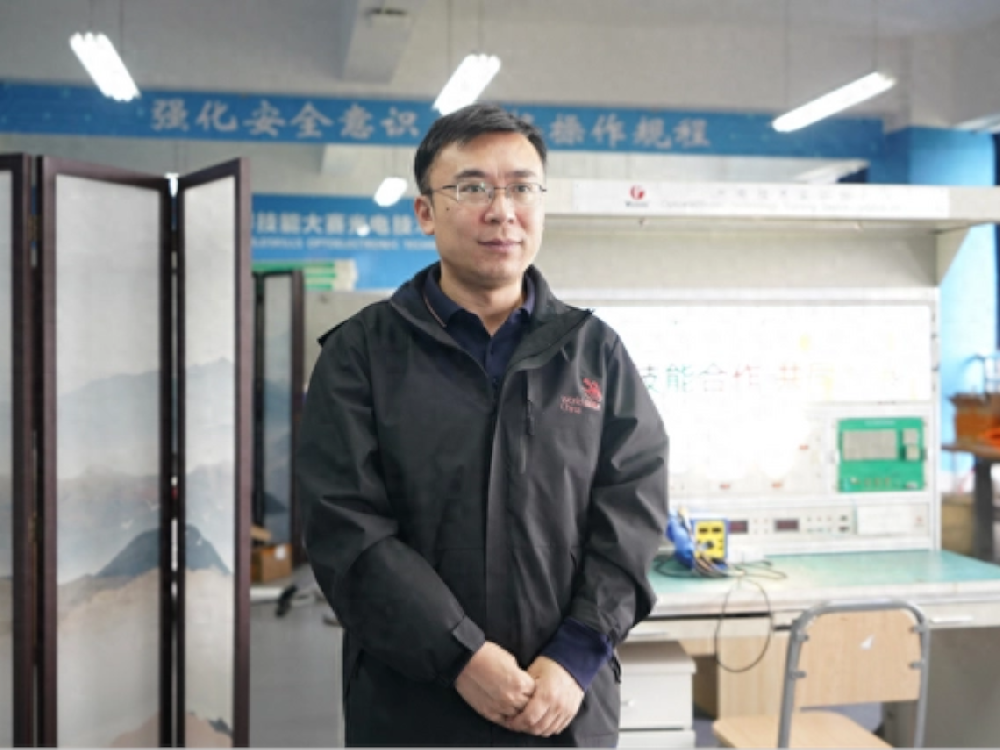 周渝曦